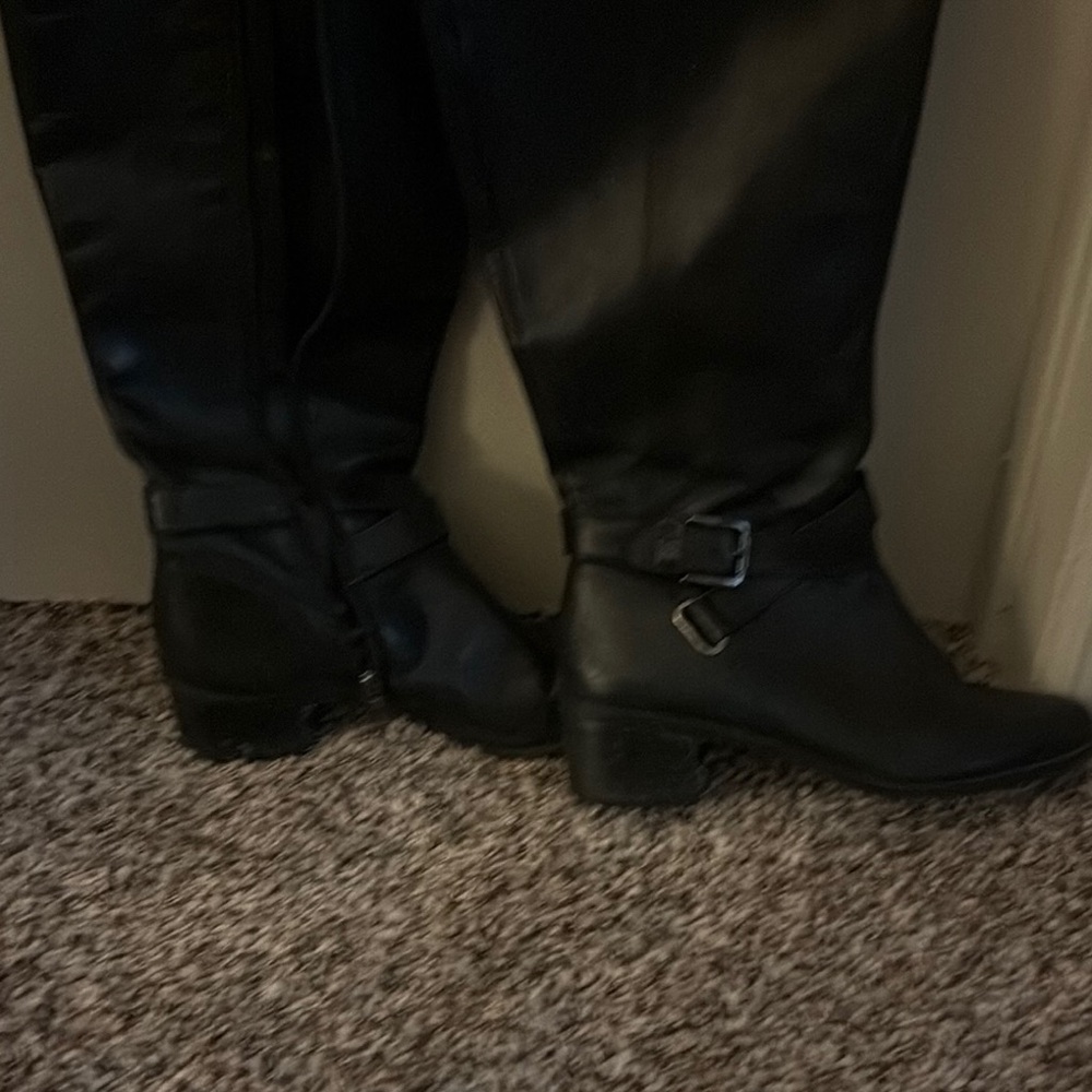 Anne Klein Black Elegant Heeled Boots